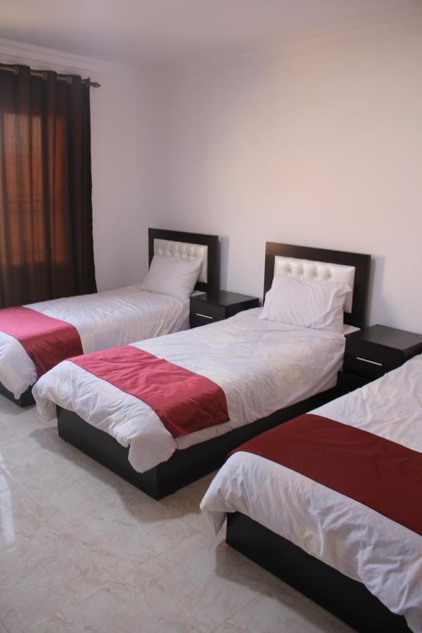 Weekend Hotel Aqaba Bagian luar foto